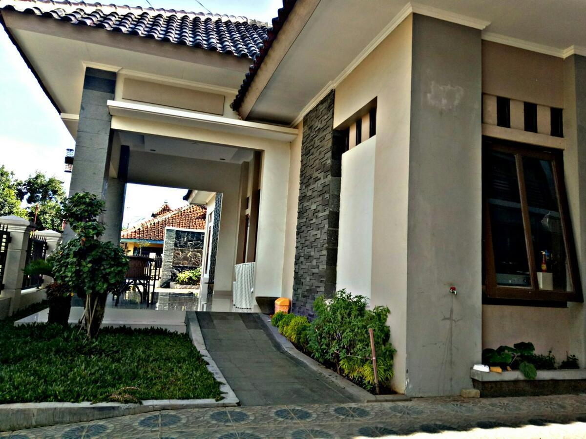 מג'לנגקה Wisma Andali Syariah Near Rsud Cideres מראה חיצוני תמונה
